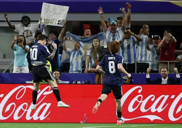 Messi Strikes Again as Argentina Cruise Into World Cup Knockout Stage With Perfect Record