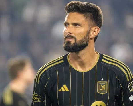 39-year-old Giroud pens one-year Lille contract extension