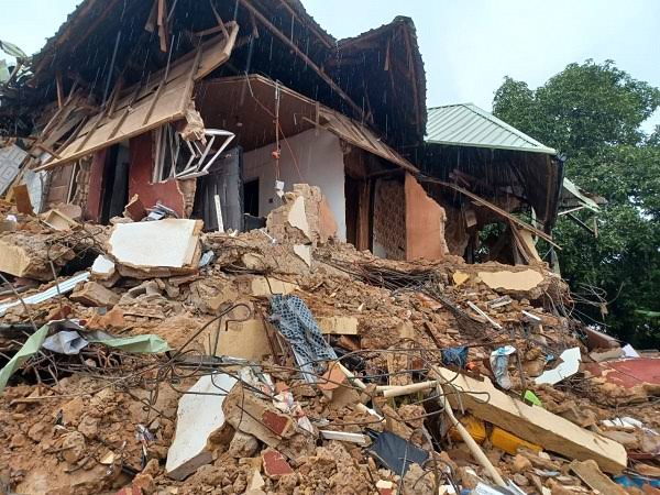 Reports from Oko Polytechnic indicate that no student has been confirmed dead or trapped following the recent building collapse near the institution.