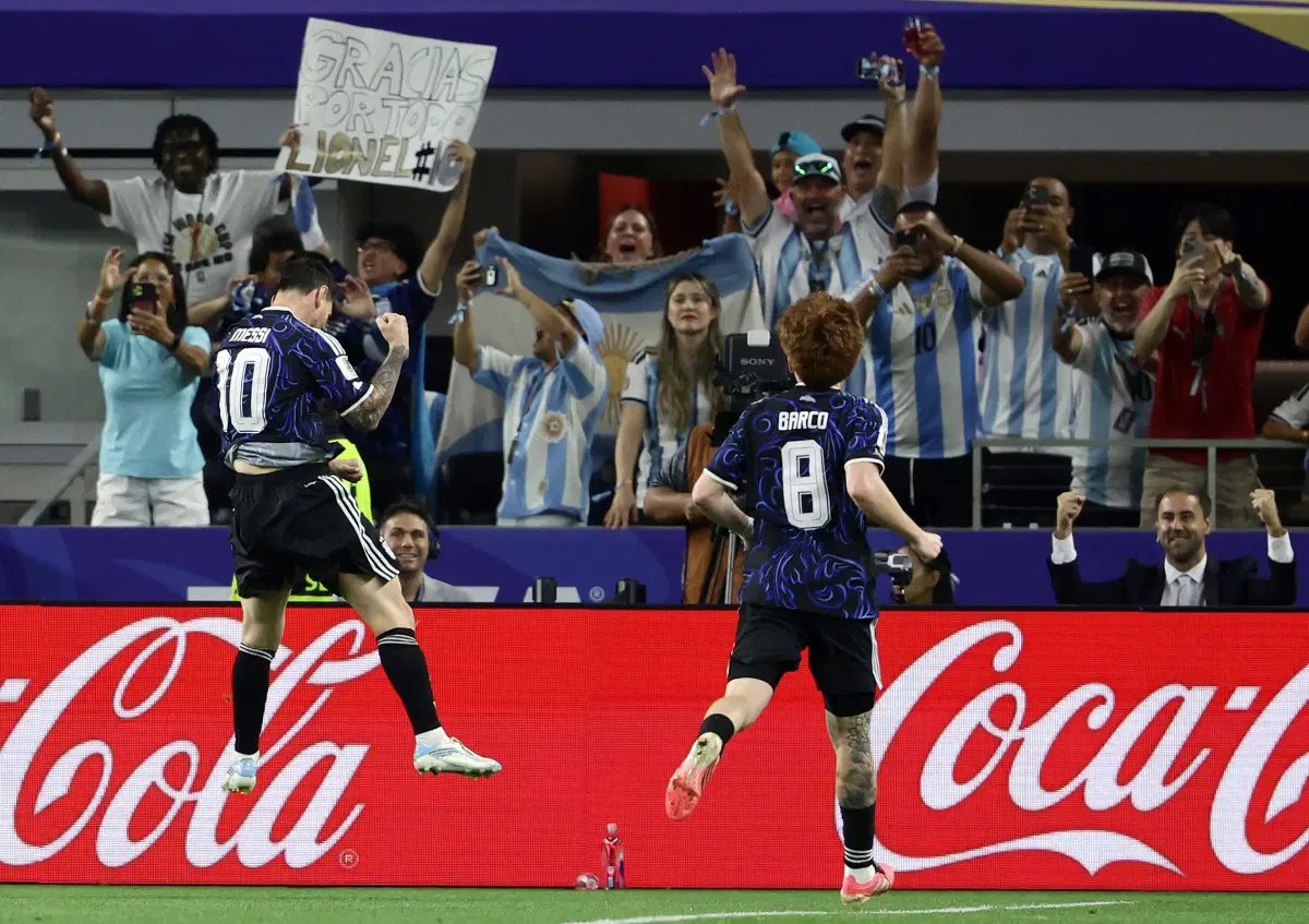 Messi Strikes Again as Argentina Cruise Into World Cup Knockout Stage With Perfect Record